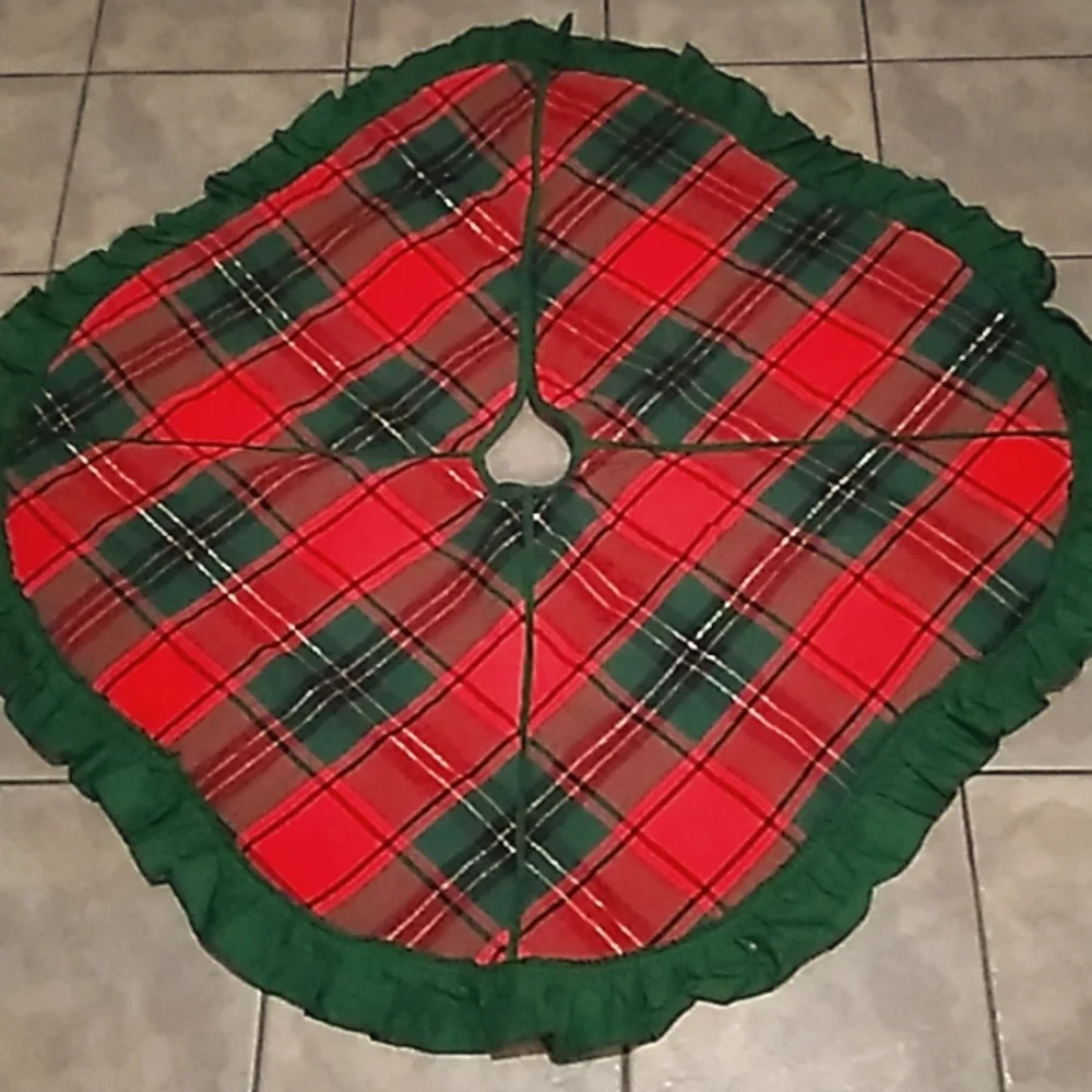 Plaid tree skirt - Picture 3 of 4